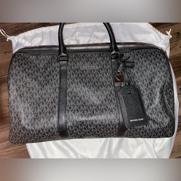 NWT Michael Kors Signature Commuter Duffle Bag - Picture 2 of 4